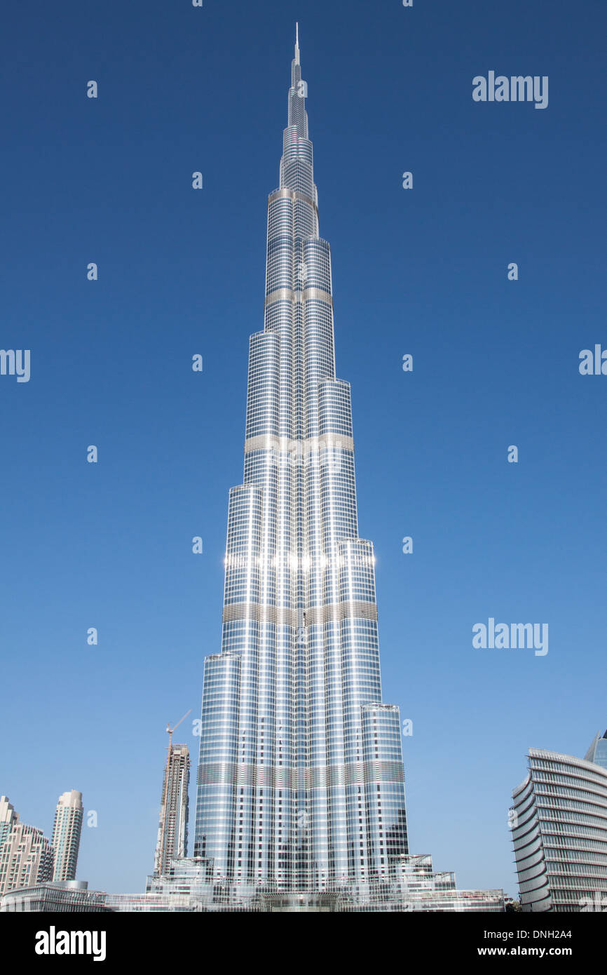 VIEW OF THE BURJ KHALIFA TOWER, ONCE CALLED BURJ DUBAI, THE HIGHEST IN THE WORLD AT 828 METRES, DOWNTOWN DUBAI, DUBAI, UNITED ARAB EMIRATES, MIDDLE EAST Stock Photo