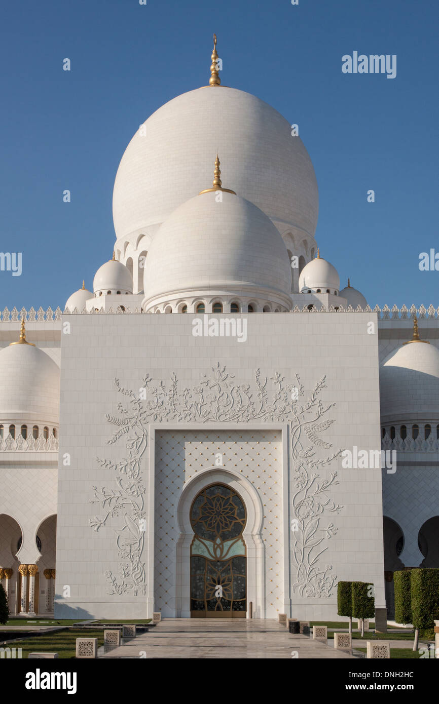 DOOR OF THE SHEIKH ZAYED GREAT MOSQUE, ABU DHABI, UNITED ARAB EMIRATES, MIDDLE EAST Stock Photo