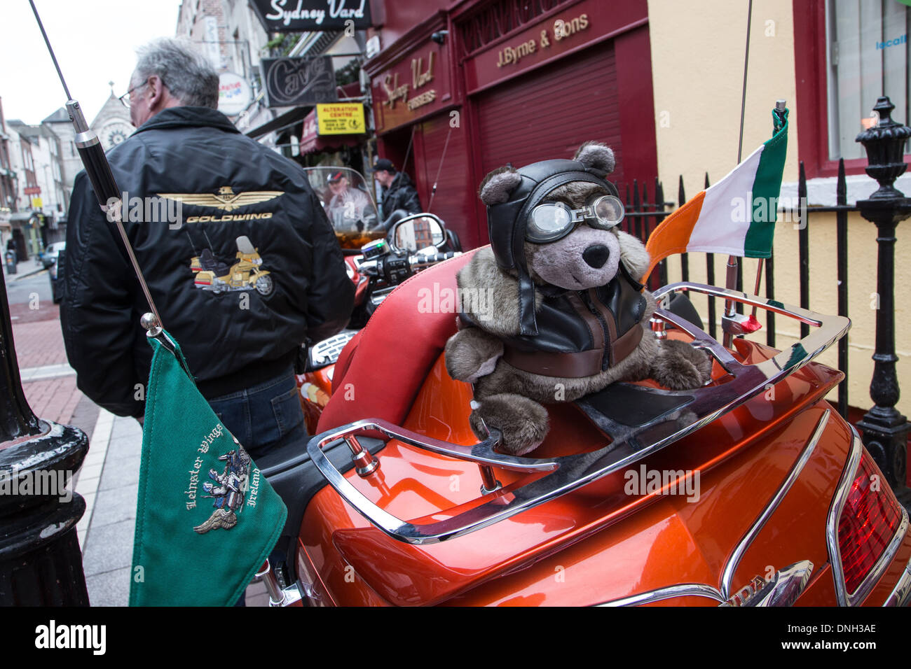BIKER WITH HIS TEDDY BEAR, ANNE STREET, DUBLIN, IRELAND Stock Photo - Alamy