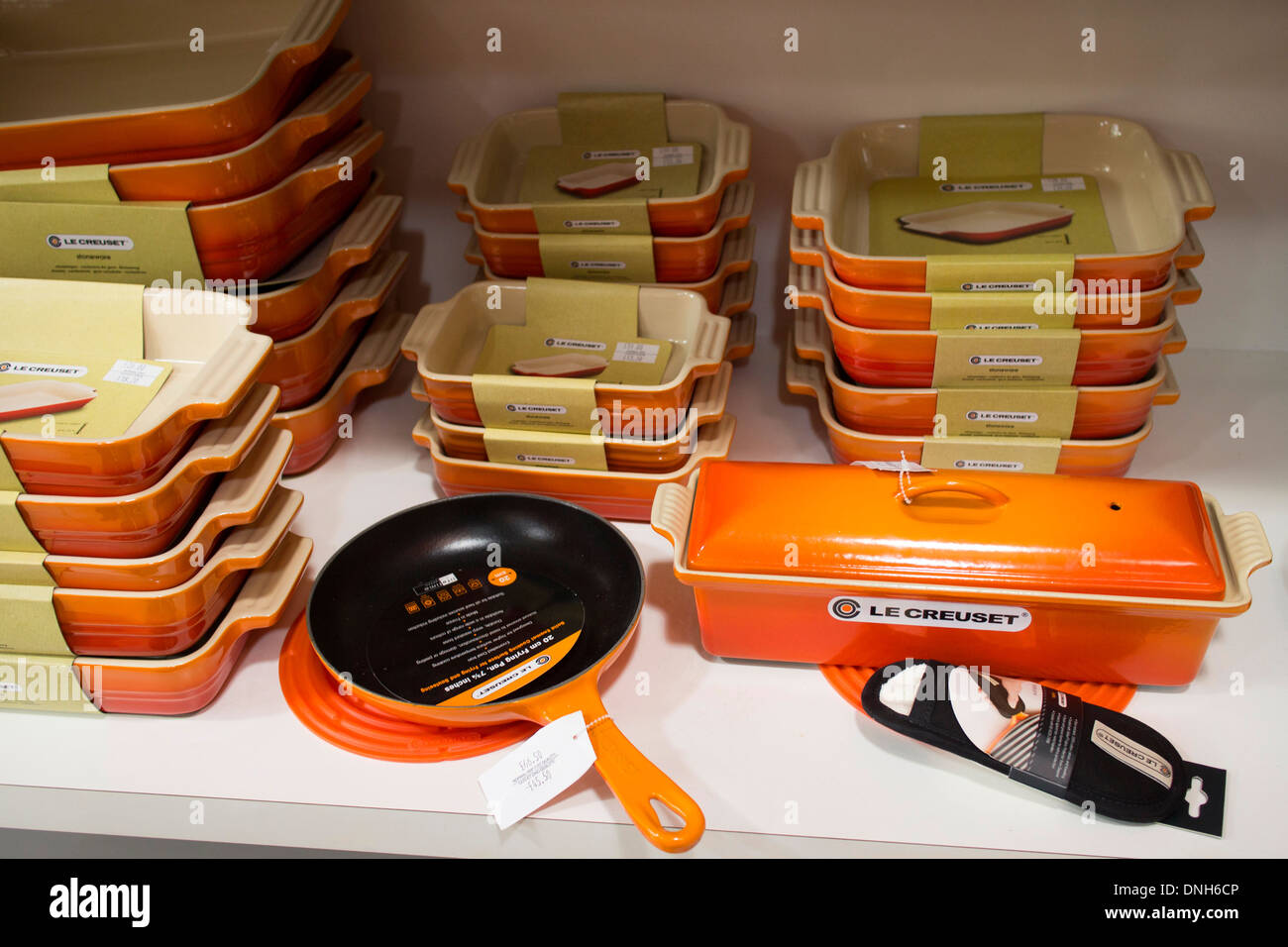 Le Creuset the french cookware manufacturer enameled castiron cookware