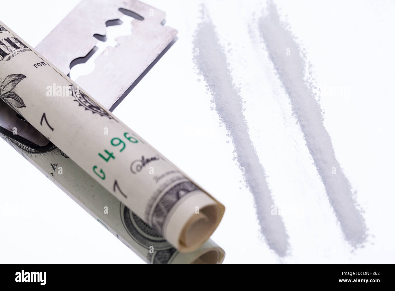 Lines of cocaine, razor blade hires stock photography and images Alamy