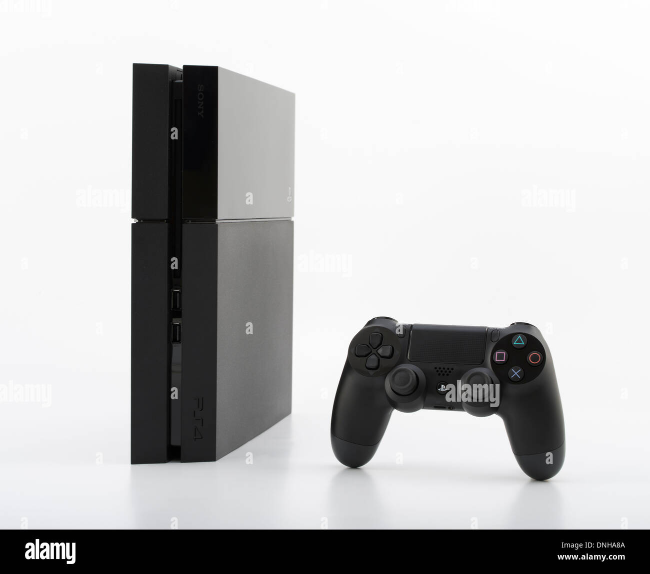 Sony ps4 games hi-res stock photography and images - Page 2 - Alamy
