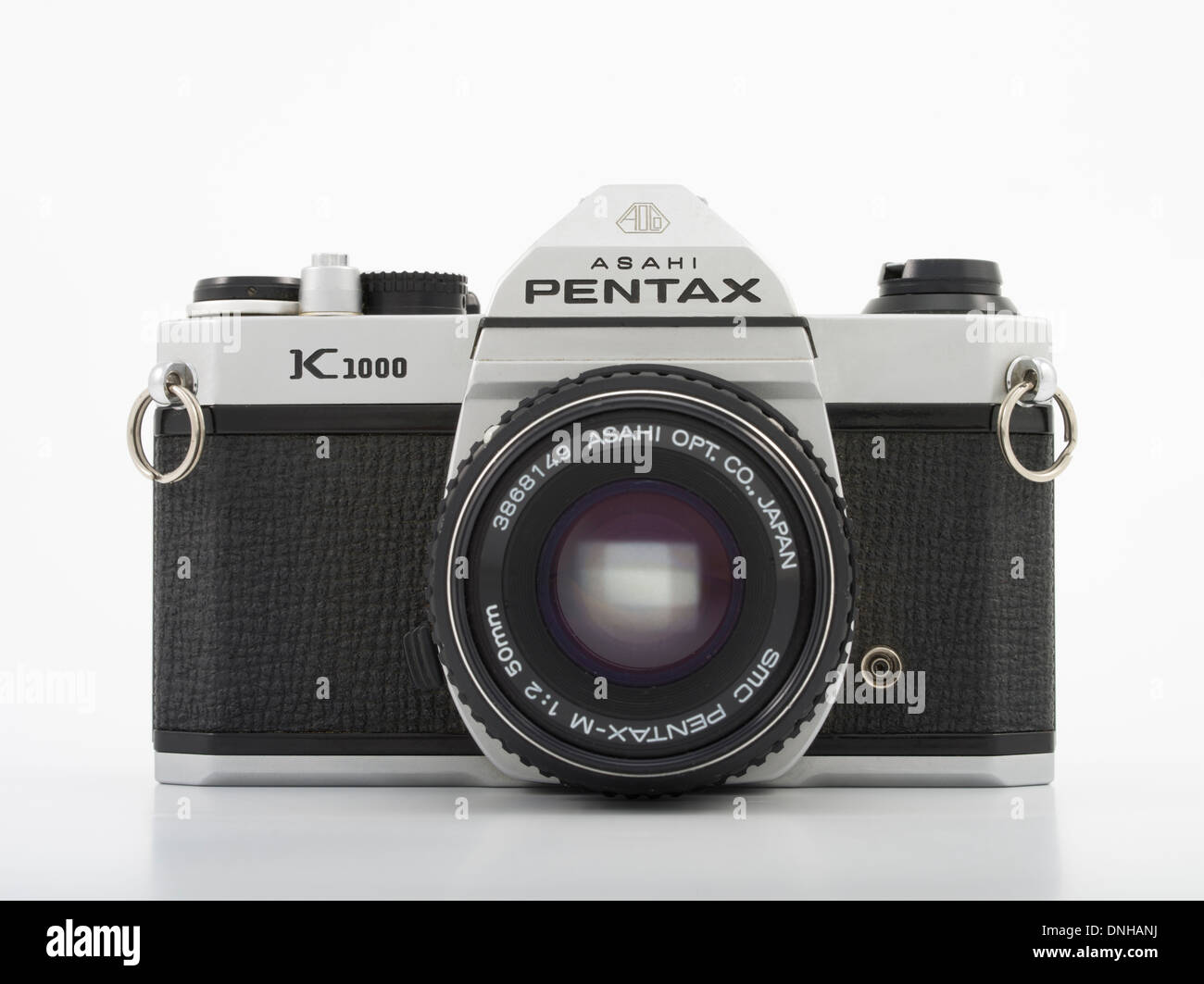 Asahi Pentax K1000 35mm SLR film camera. 1976 Made in Japan Asahi Optical Co., Ltd. Stock Photo