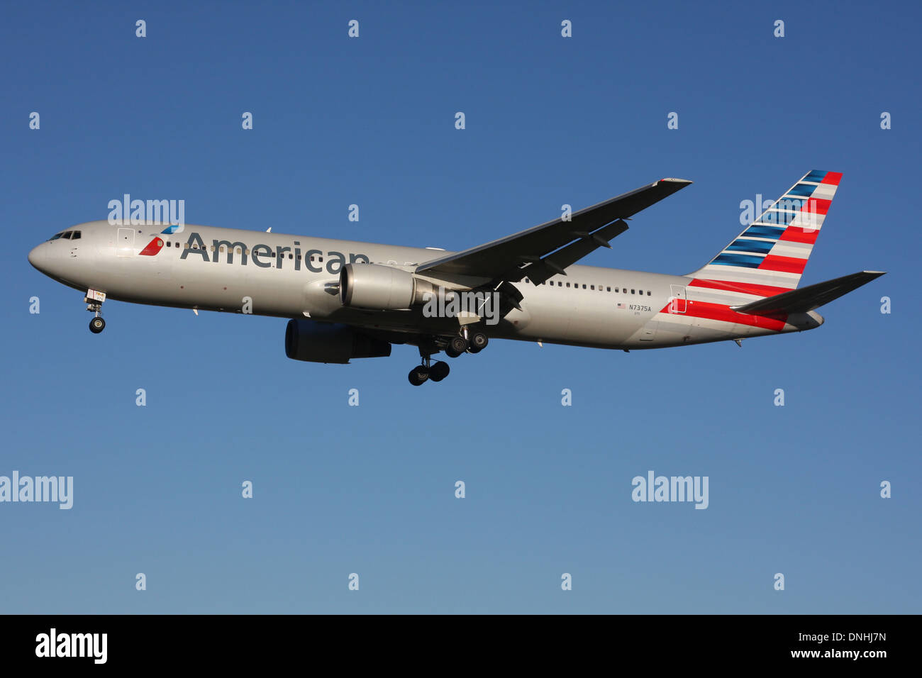 Boeing 767 and 777 hi-res stock photography and images - Alamy