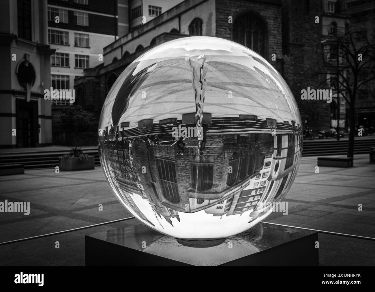 The Time Fold sculpture by Petroc Sesti in St Mary Axe, City of London ...