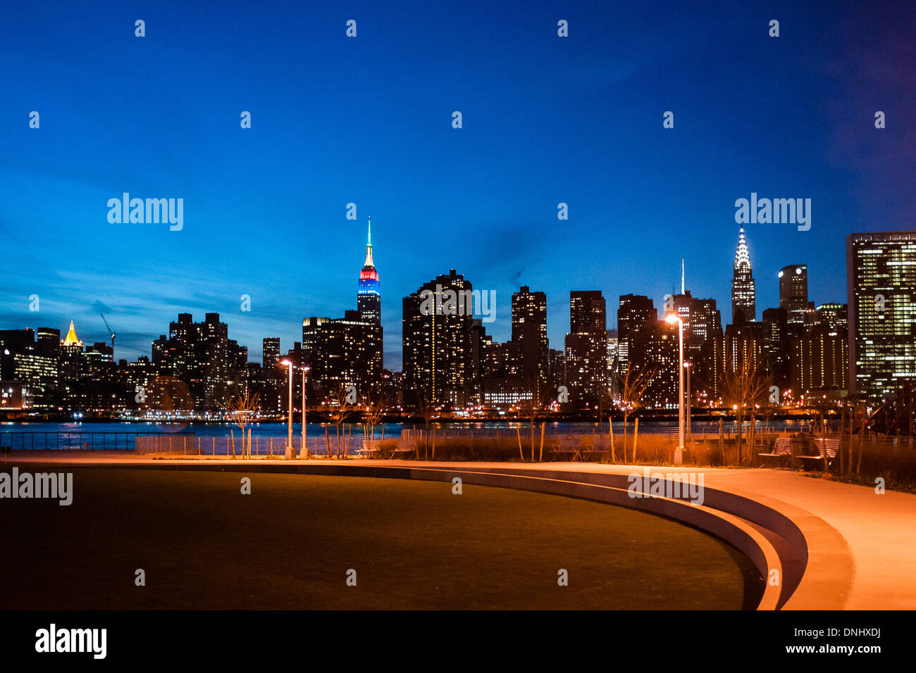 New york dusk blue skyline gantry hi-res stock photography and images ...