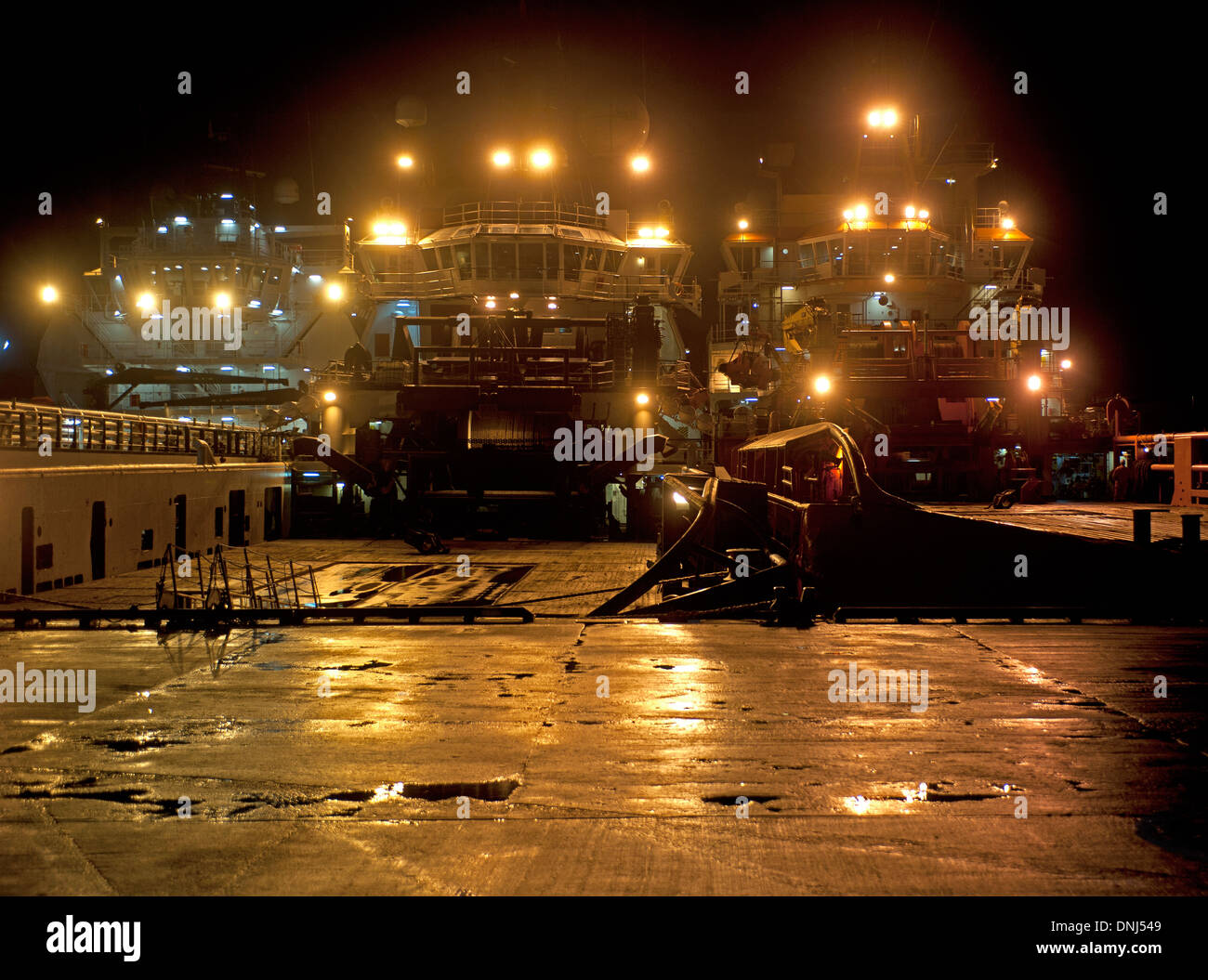 Aberdeen Docks with Oil supply boats ready for cargo loading.  SCO 9171 Stock Photo