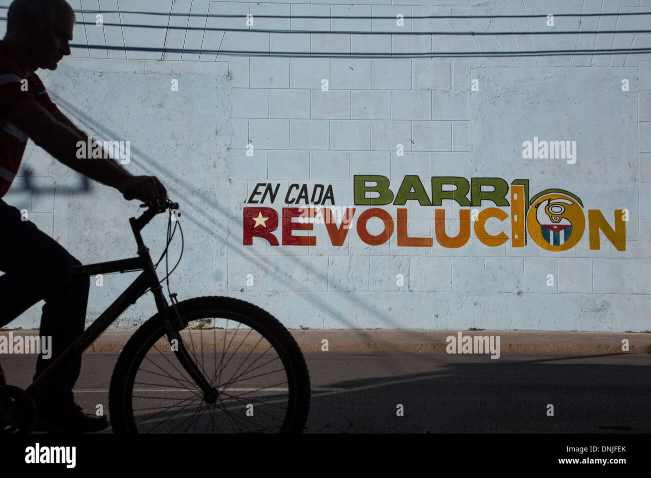 POLITICAL PAINTING OF THE CUBAN REVOLUTION, CIENFUGOS, FORMER PORT CITY POPULATED BY THE FRENCH IN THE 19TH CENTURY, LISTED AS A WORLD HERITAGE SITE BY UNESCO, CUBA, THE CARIBBEAN Stock Photo