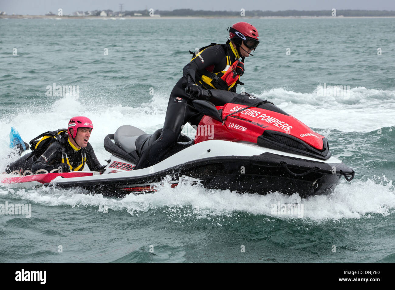 FIREFIGHTERS FROM THE SDIS 56 ON JET-SKIS, RAPID SEA RESCUE OPERATION, QUIBERON PENINSULA, MORBIHAN (56), FRANCE Stock Photo