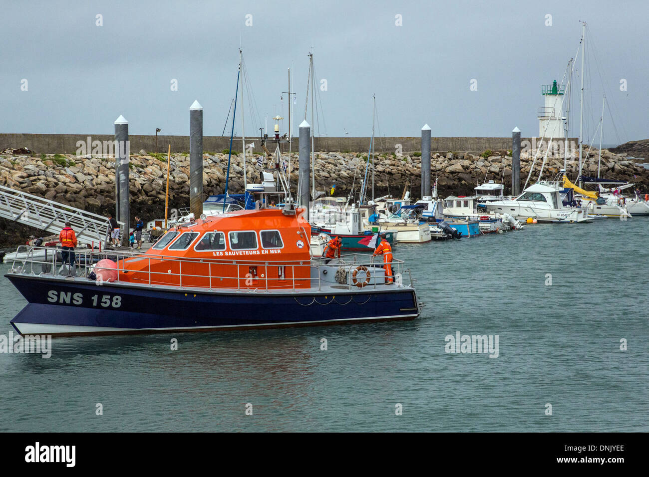 LAUNCH FROM THE SNSM (NATIONAL SOCIETY OF SEA RESCUE), PORT ON THE ISLAND OF HOEDIC, MORBIHAN (56), FRANCE Stock Photo