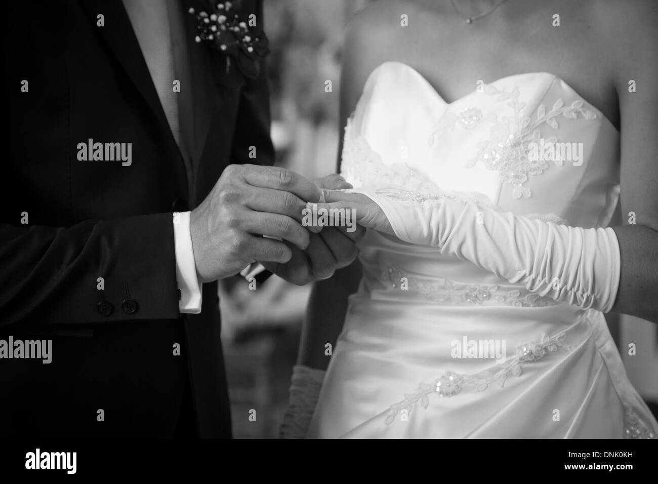EXCHANGE OF RINGS, RELIGIOUS WEDDING CEREMONY Stock Photo Alamy