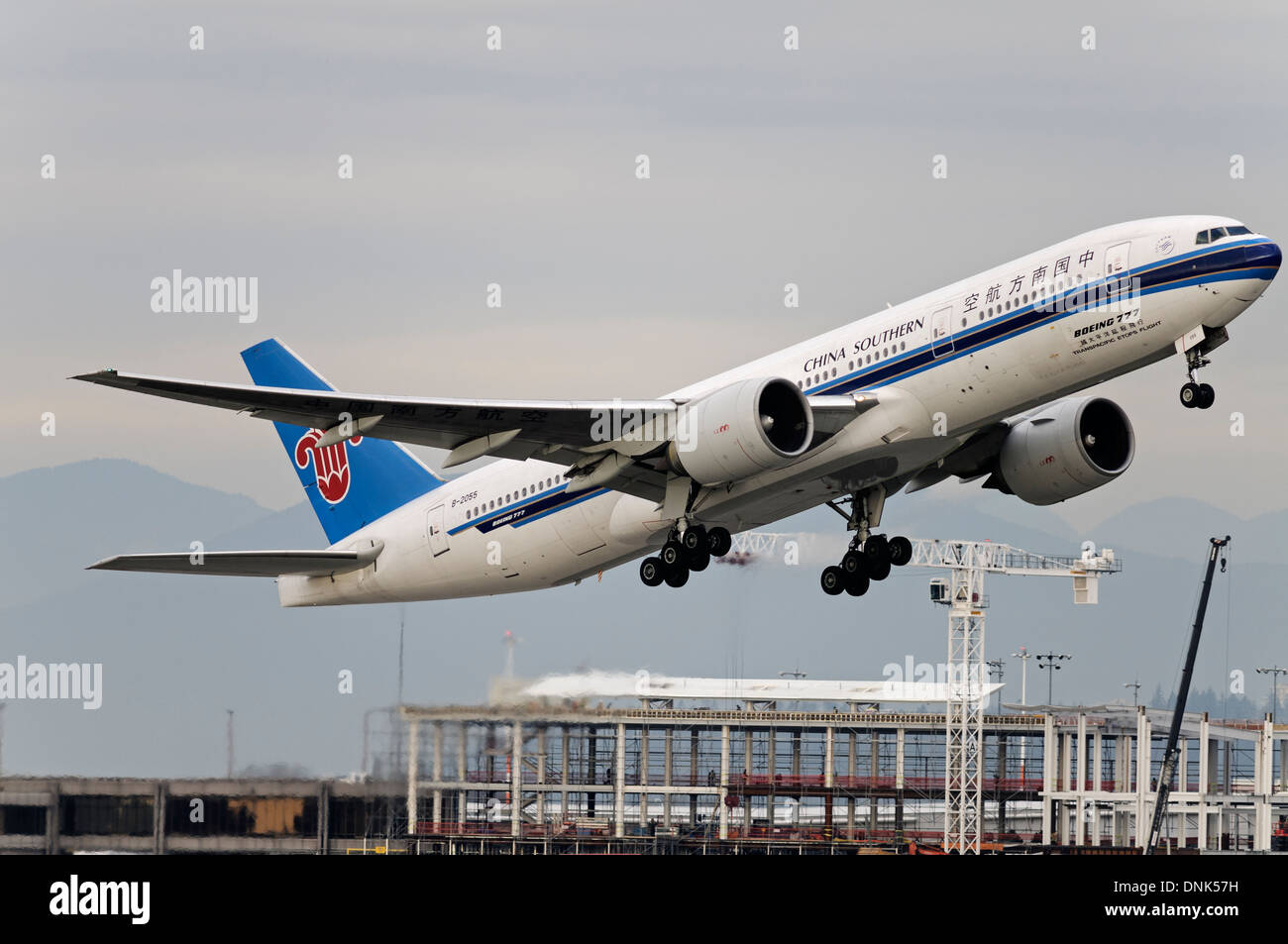 Boeing 777 air china airlines hi-res stock photography and images