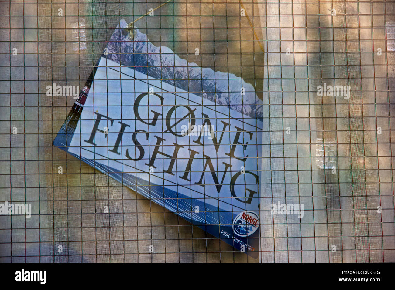 Gone fishing sign in closed hi-res stock photography and images - Alamy