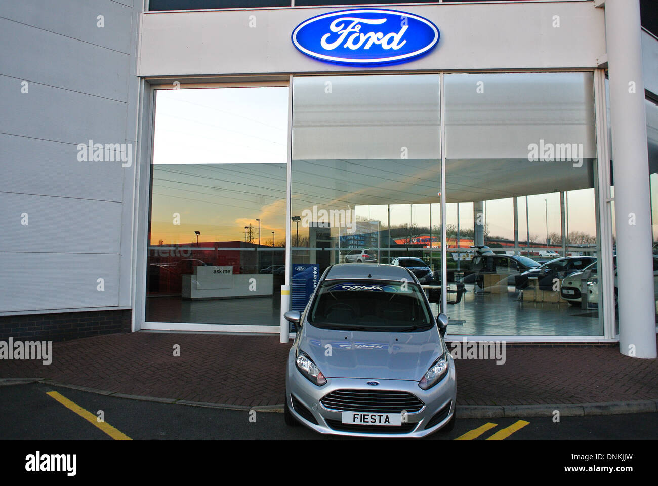 Ford dealership forecourt Stock Photo Alamy