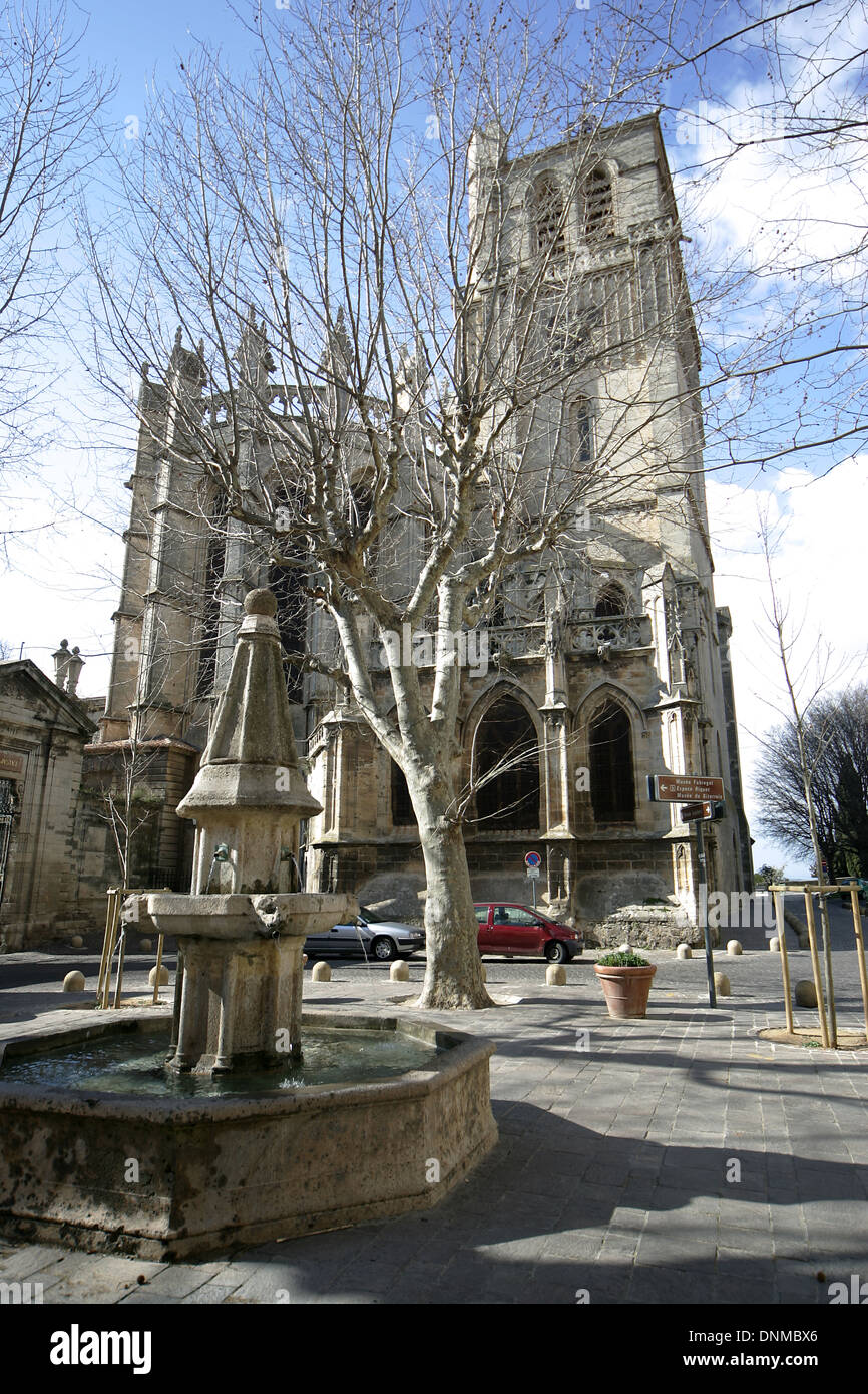 CATHEDRAL ST NAZAIRE BEZIERS LANGUEDOC FRANCE Stock Photo - Alamy