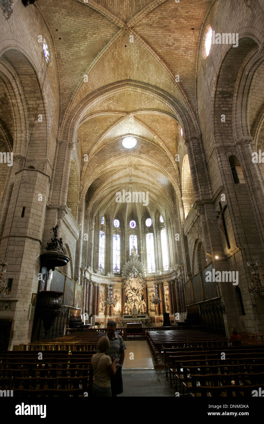 CATHEDRAL ST NAZAIRE BEZIERS LANGUEDOC FRANCE Stock Photo - Alamy