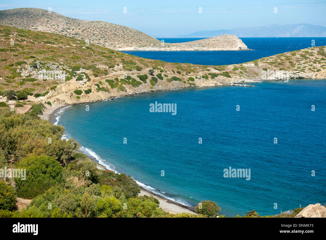 Griechenland, Insel Tilos, Strand Plaka und die Insel Gaidouronisi Stock Photo