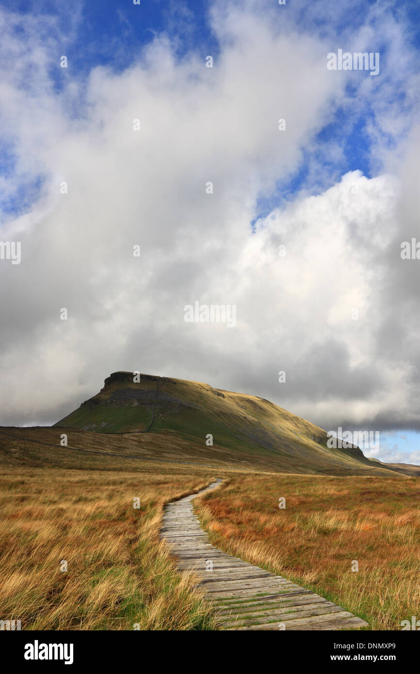 The distinctive summit of Pen-y-ghent, one of the Yorkshire Three Peaks Mountains in the Yorkshire Dales National Park, England Stock Photo