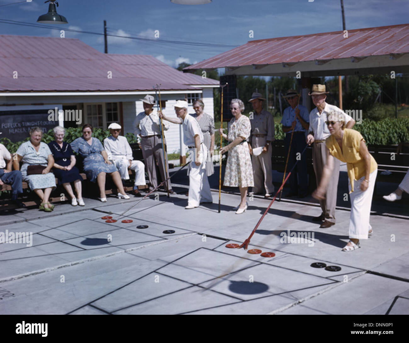 Shuffleboardcourt hires stock photography and images Alamy