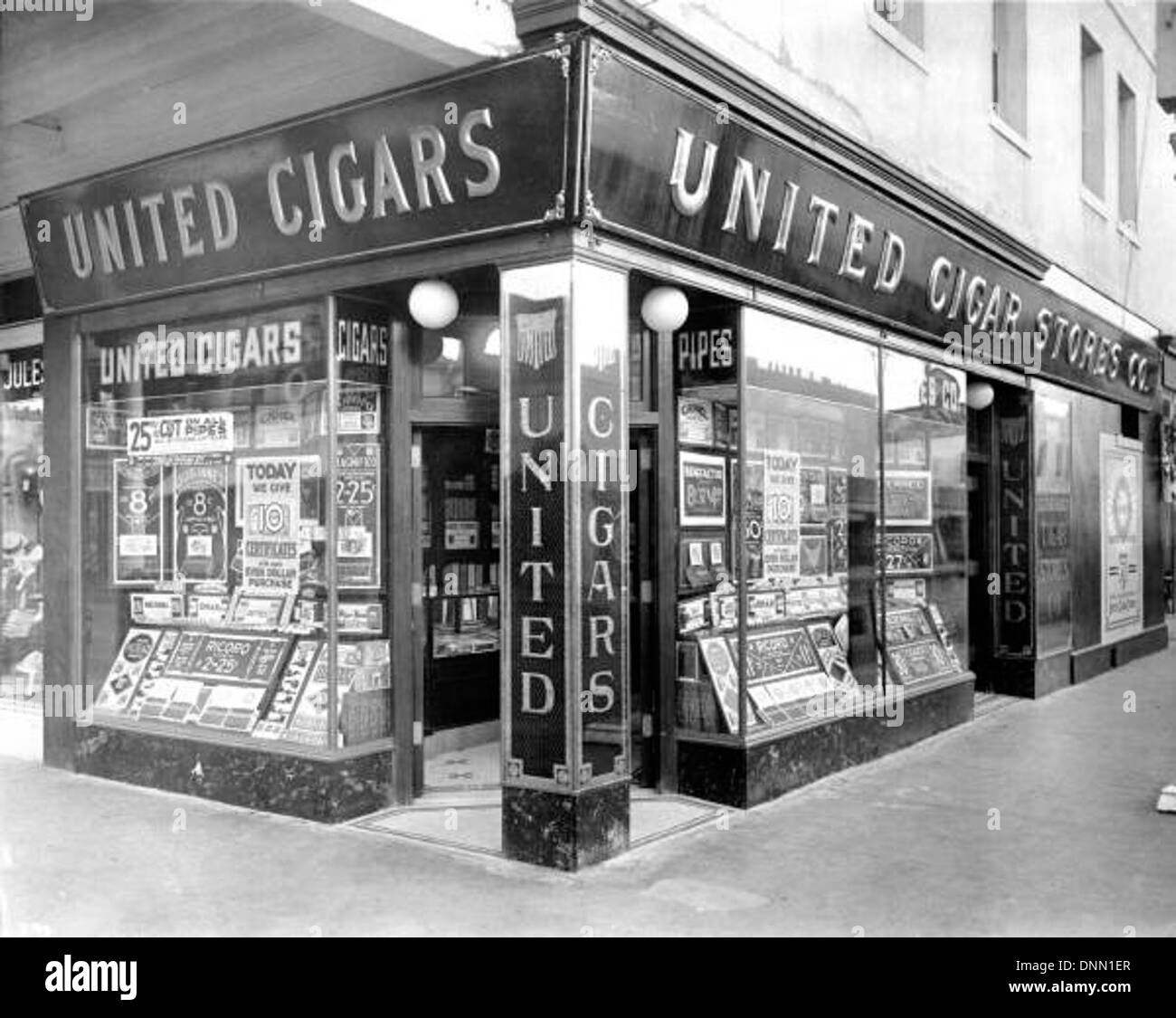 General store 1920s hires stock photography and images Alamy