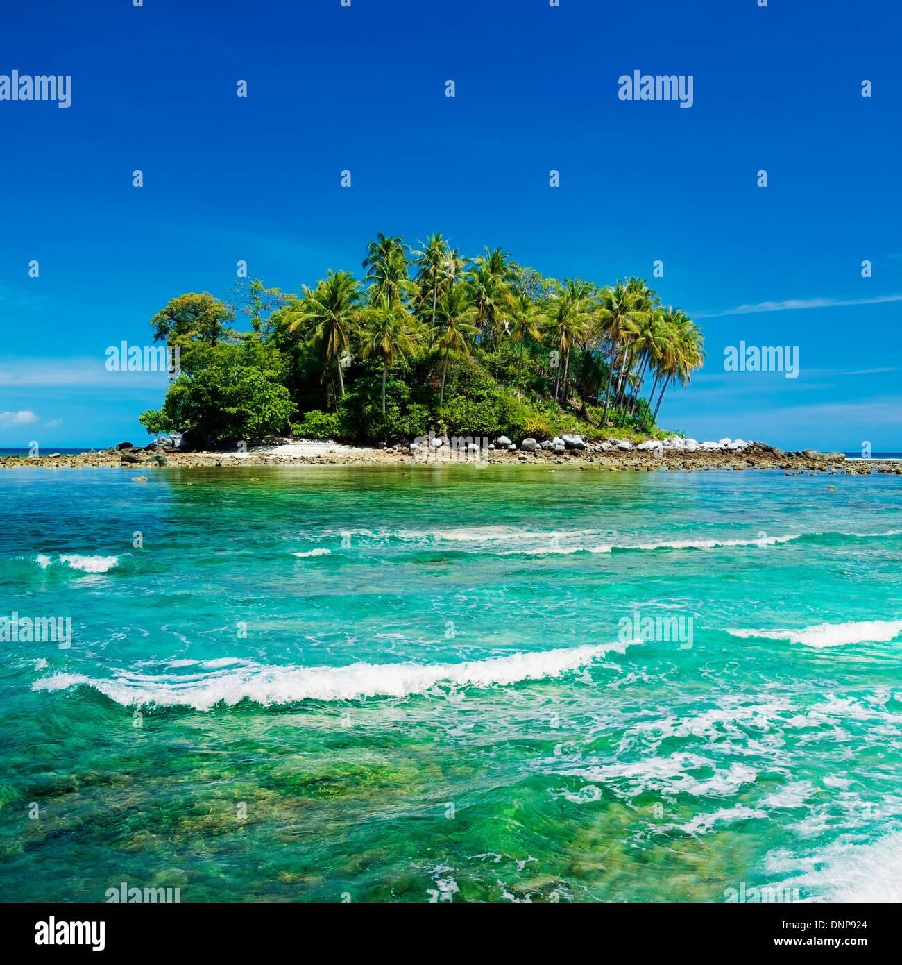 Turquoise tropical sea hi-res stock photography and images - Alamy