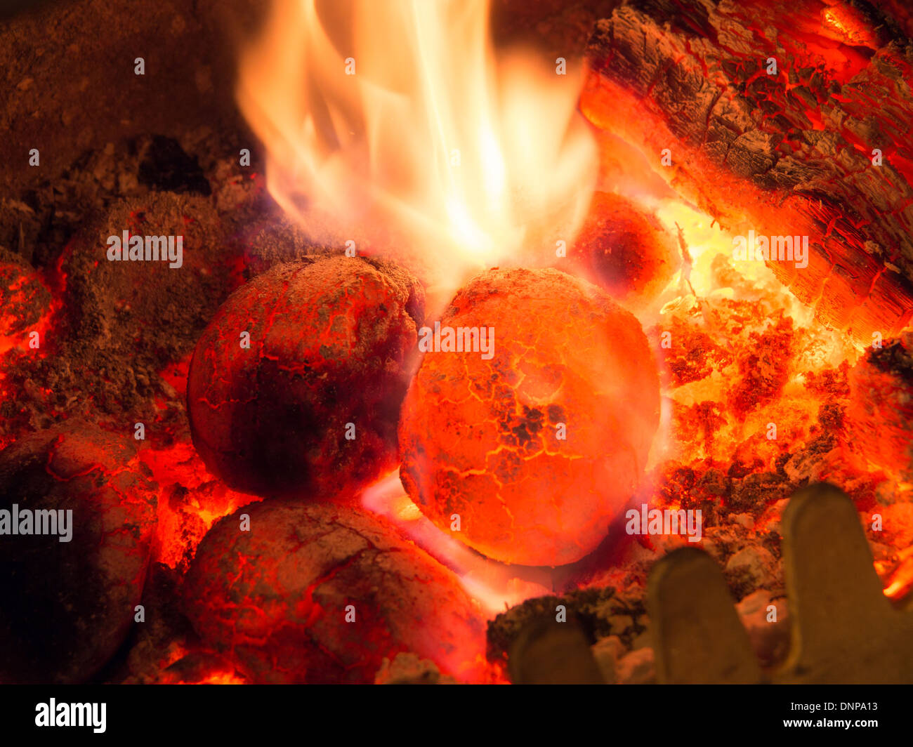 Coal stove hires stock photography and images Alamy