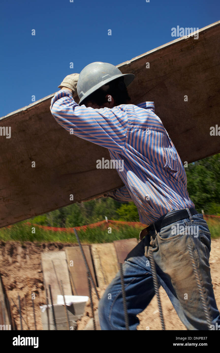 USA, Western Colorado, Construction worker working on construction site