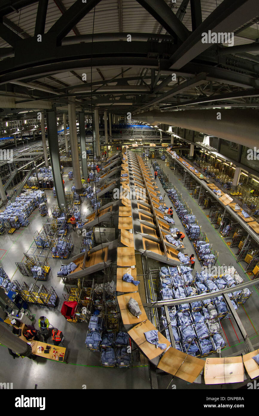 Interior view of the Royal Mail's Worldwide Distribution Centre near Heathrow Stock Photo Alamy