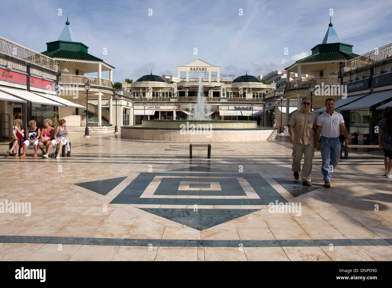 the shopping precinct and fountain, Playa de las Americas, Tenerife, Spain Stock Photo