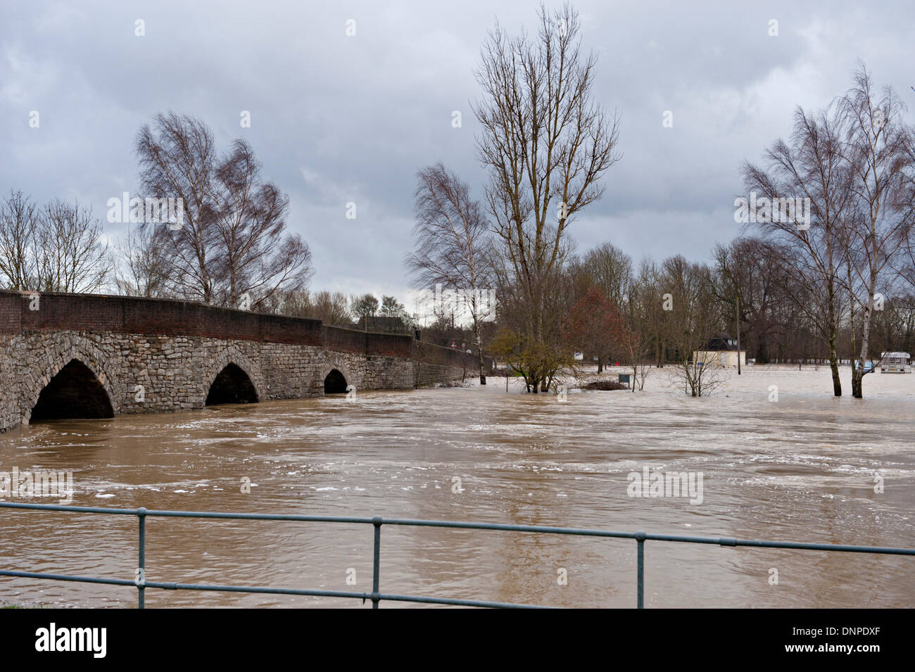 Yalding, Kent, UK. 3rd January 2014. Twyford Bridge, Yalding which
