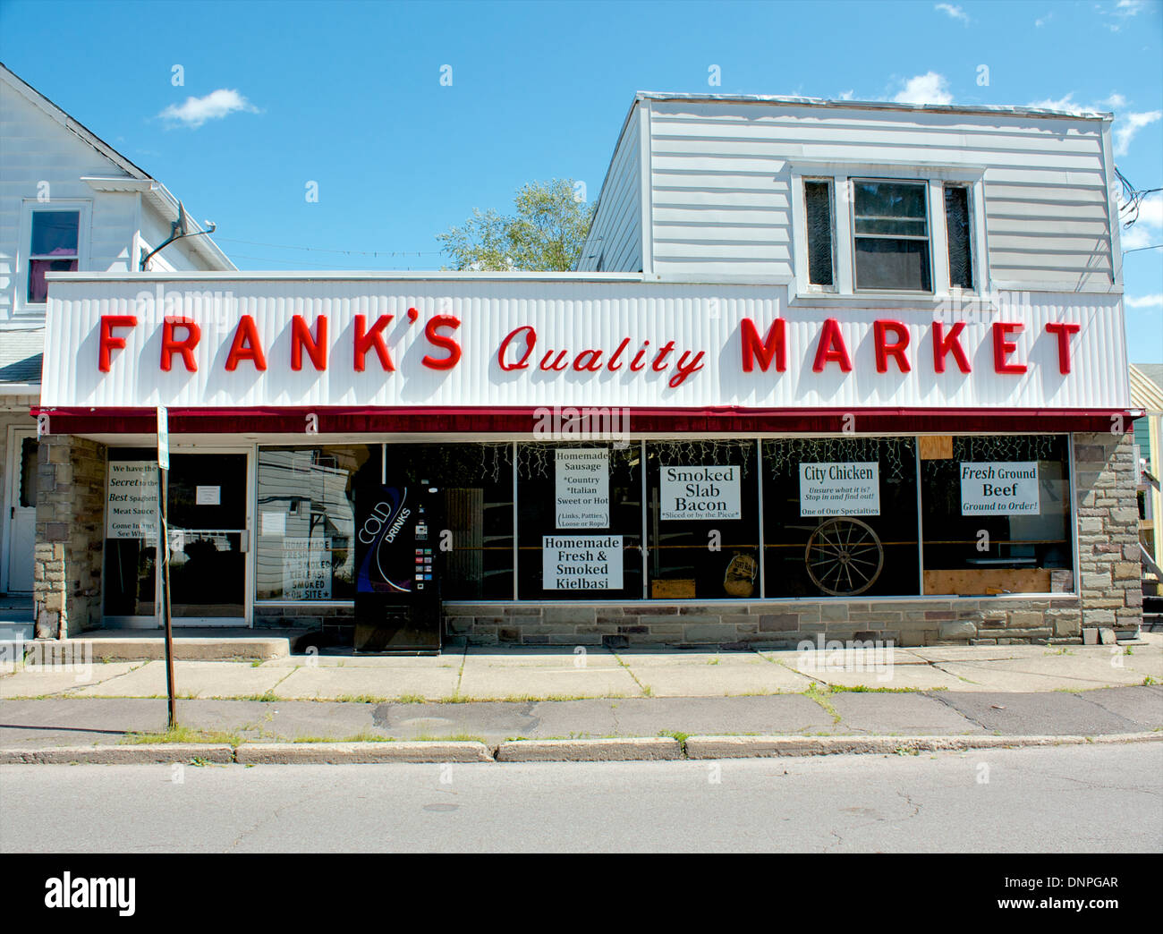 Small Town Grocery Store High Resolution Stock Photography and Images