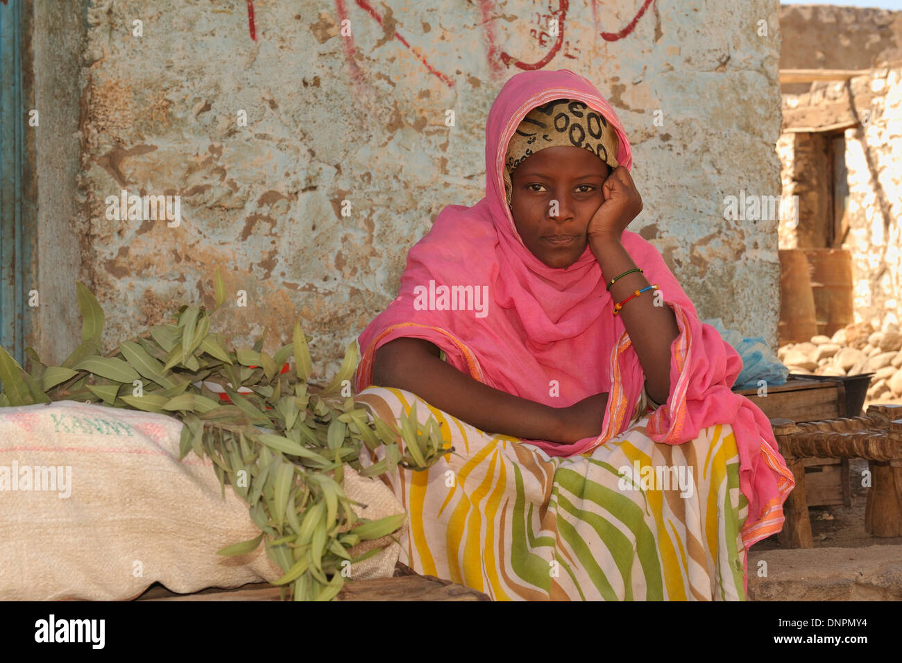 Djboutian girl posing in a street of Dikhil town in the south of Djibouti, Horn of Africa Stock Photo
