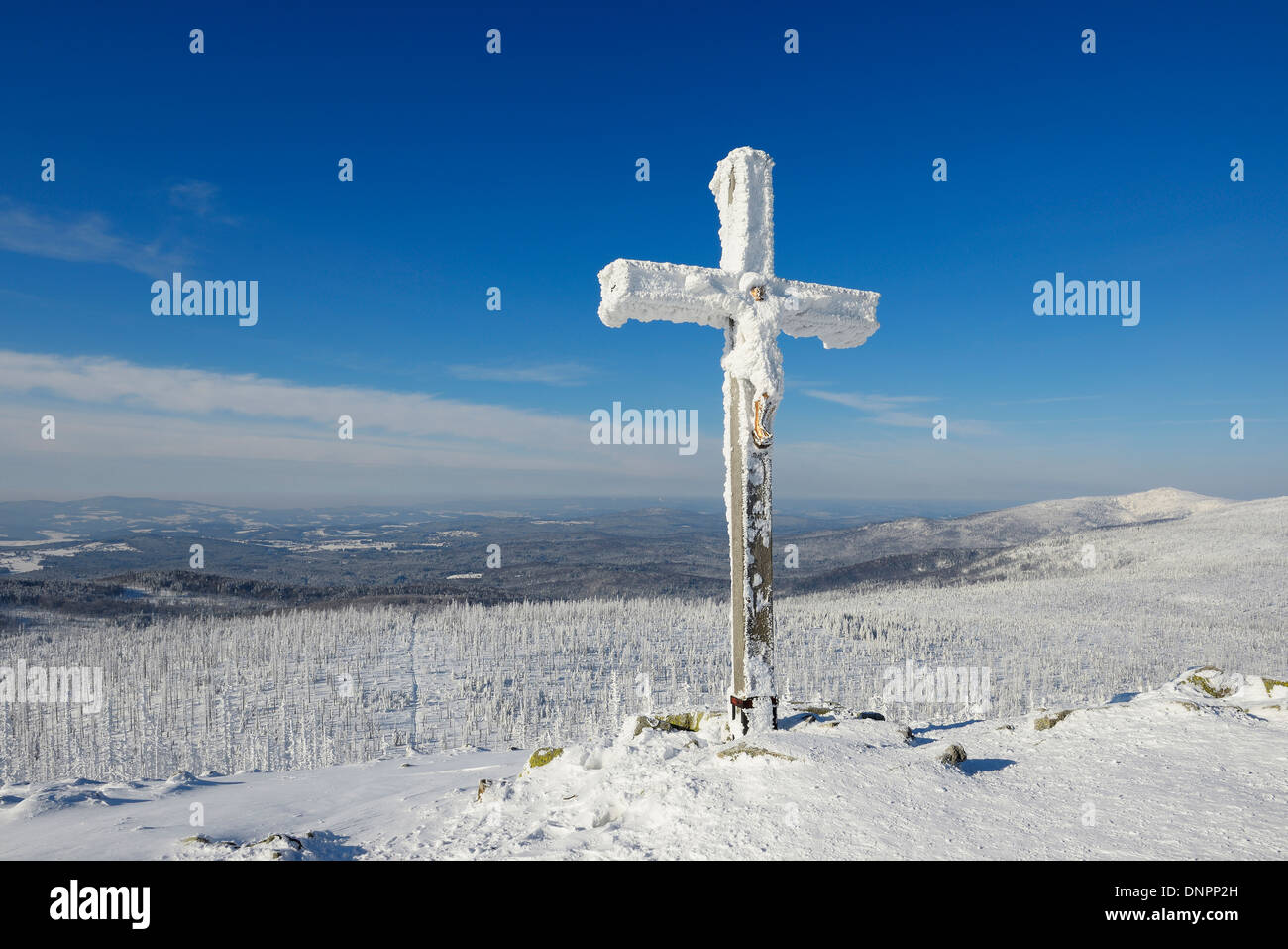 Peak Cross in the Winter, Grafenau, Lusen, National Park Bavarian Forest, Bavaria, Germany Stock Photo