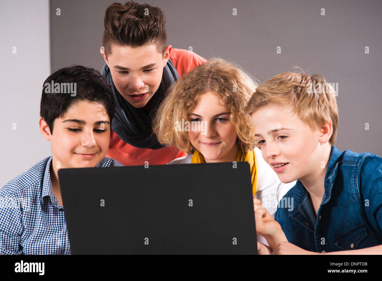 Tween and computer hi-res stock photography and images - Alamy