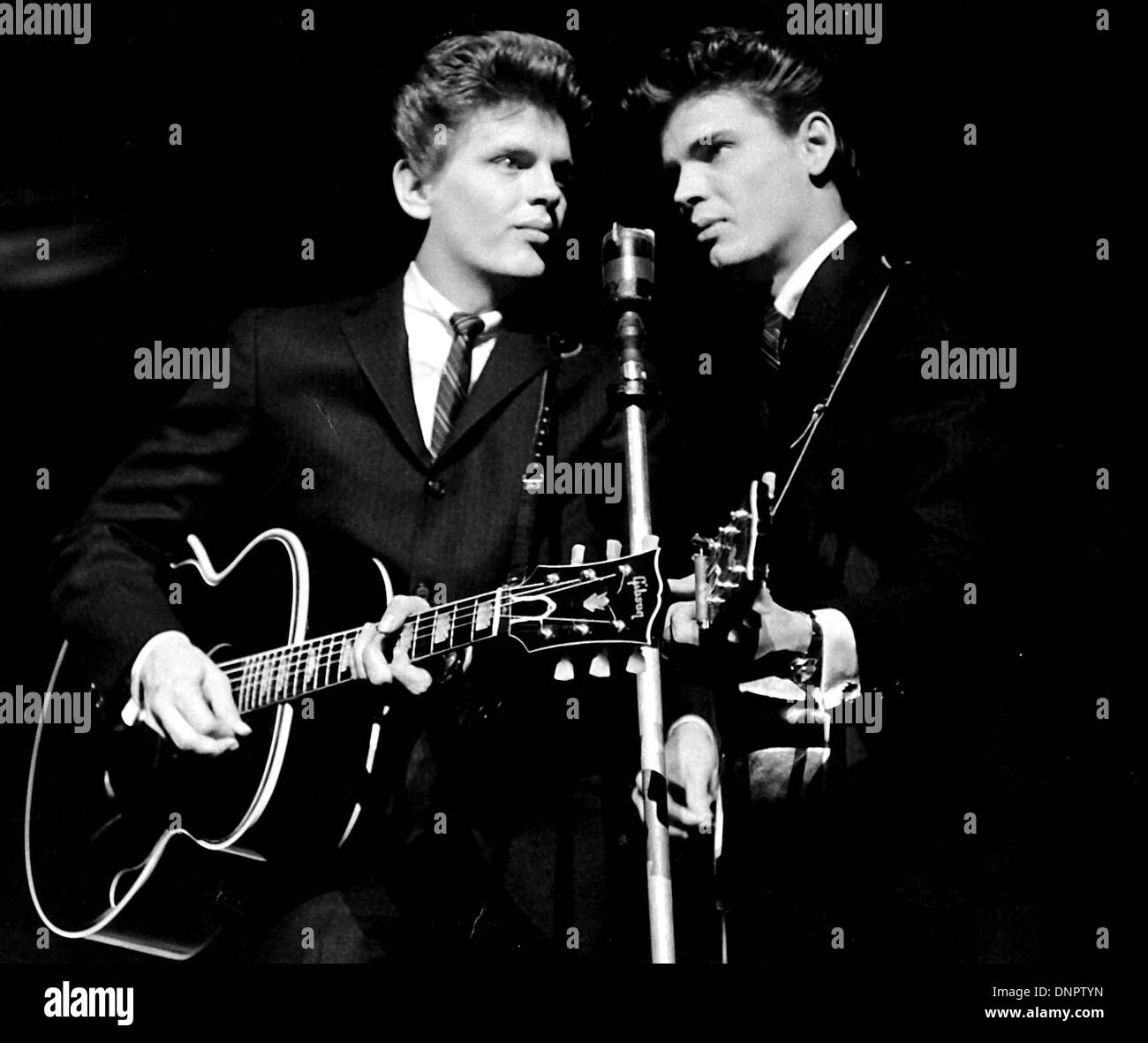 Burbank, California, USA. 3rd Jan, 2014. Phil Everly, who with his brother Don, made up the musical duo The Everly Brothers, died Friday from chronic obstructive pulmonary disease. He was 74 years old. PICTURED: Date unknown - PHIL and DON EVERLY, the Everly Brothers. Credit:  Globe Photos/ZUMAPRESS.com/Alamy Live News Stock Photo