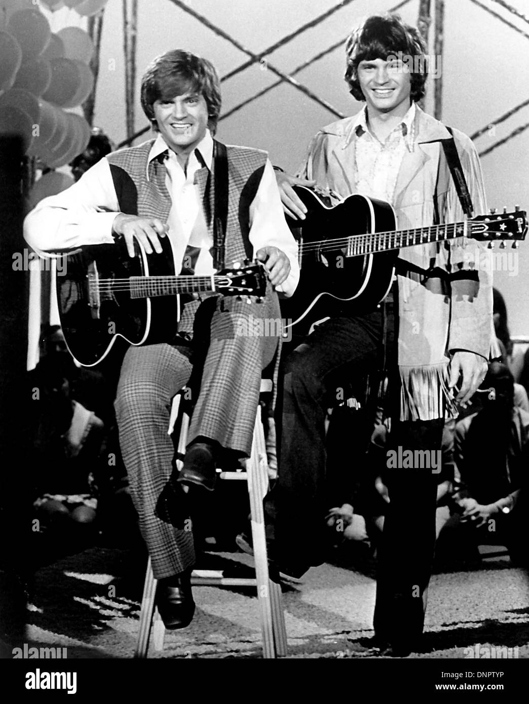 Burbank, California, USA. 3rd Jan, 2014. Phil Everly, who with his brother Don, made up the musical duo The Everly Brothers, died Friday from chronic obstructive pulmonary disease. He was 74 years old. PICTURED: 1970 - PHIL and DON EVERLY, the Everly Brothers. Credit:  Globe Photos/ZUMAPRESS.com/Alamy Live News Stock Photo