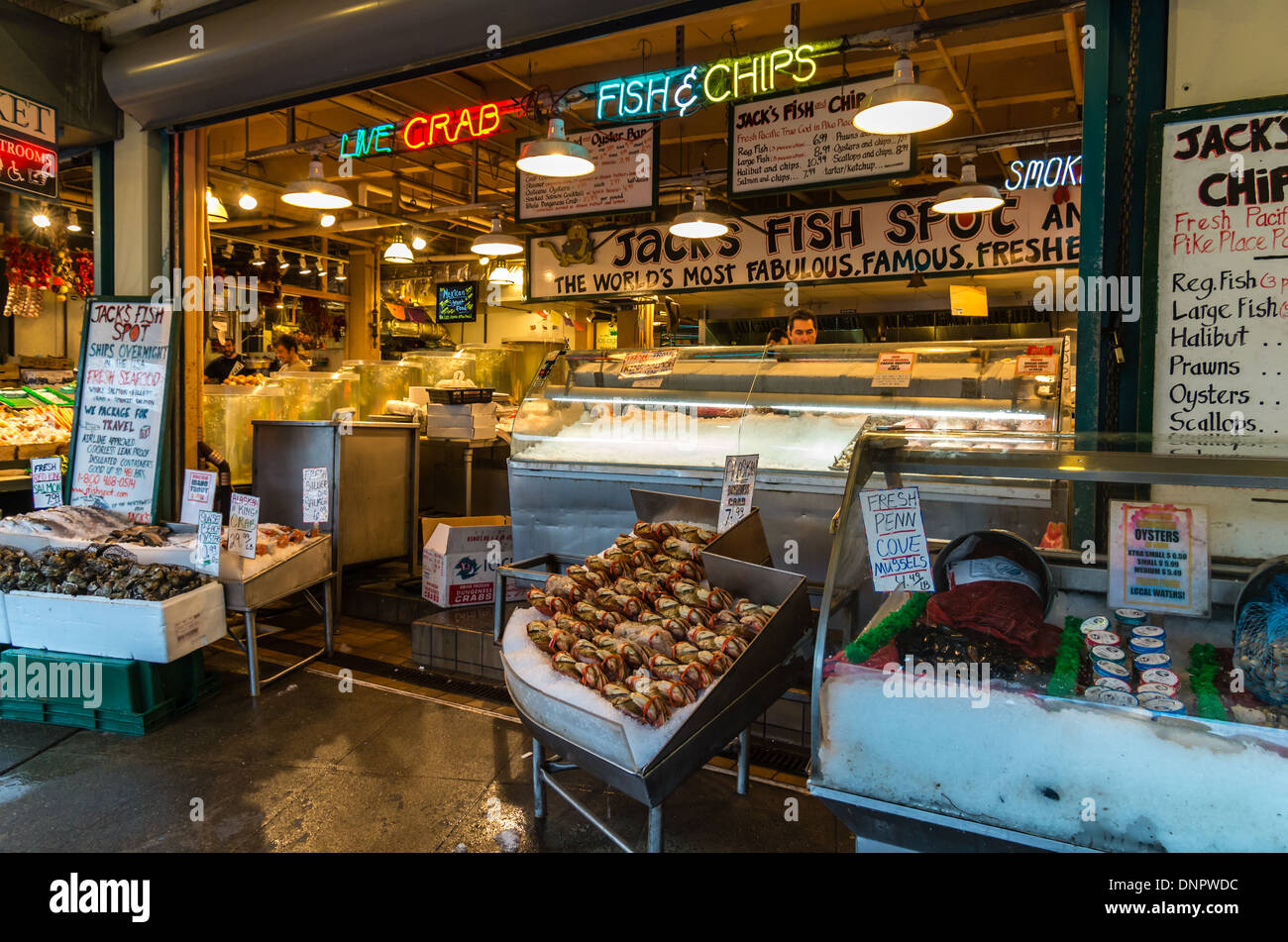 Jack's Fish Spot market stall with iced displays Pike Place Market Seattle, Washington, USA Stock Photo