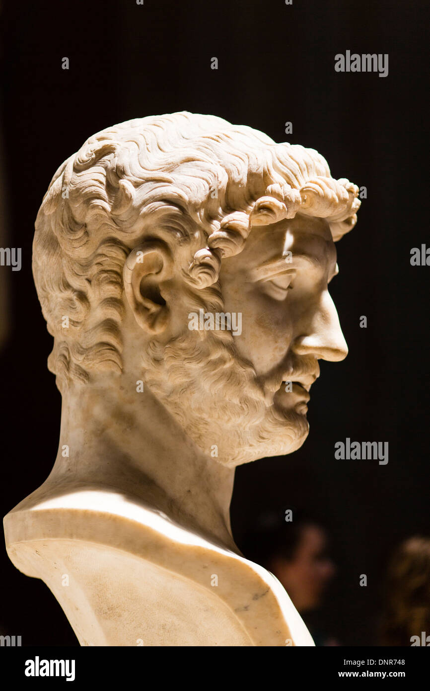Roman male bust side view hi-res stock photography and images - Alamy