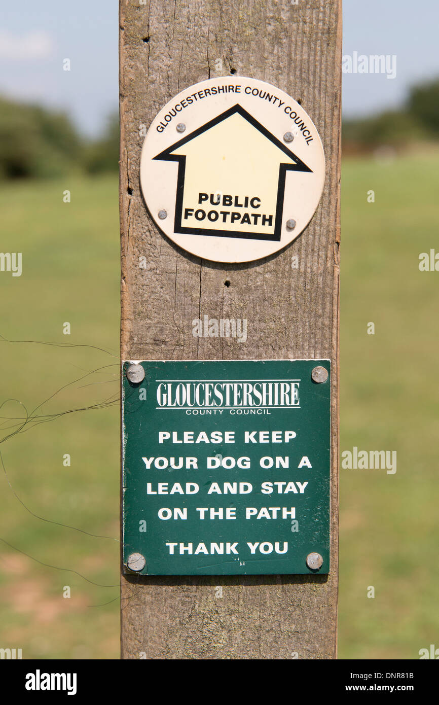 Walkers footpath sign in the Cotswolds in Gloucestershire, England Stock Photo Alamy