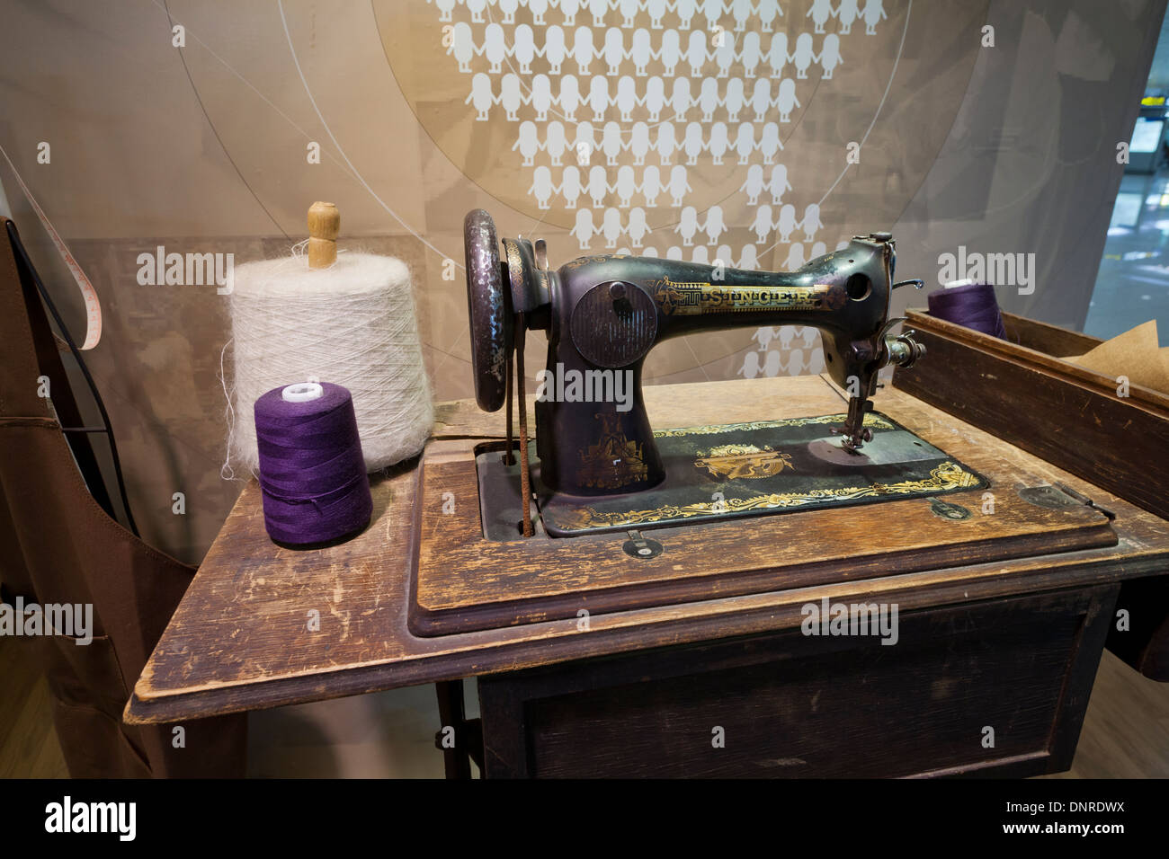 Vintage Singer sewing machine Stock Photo