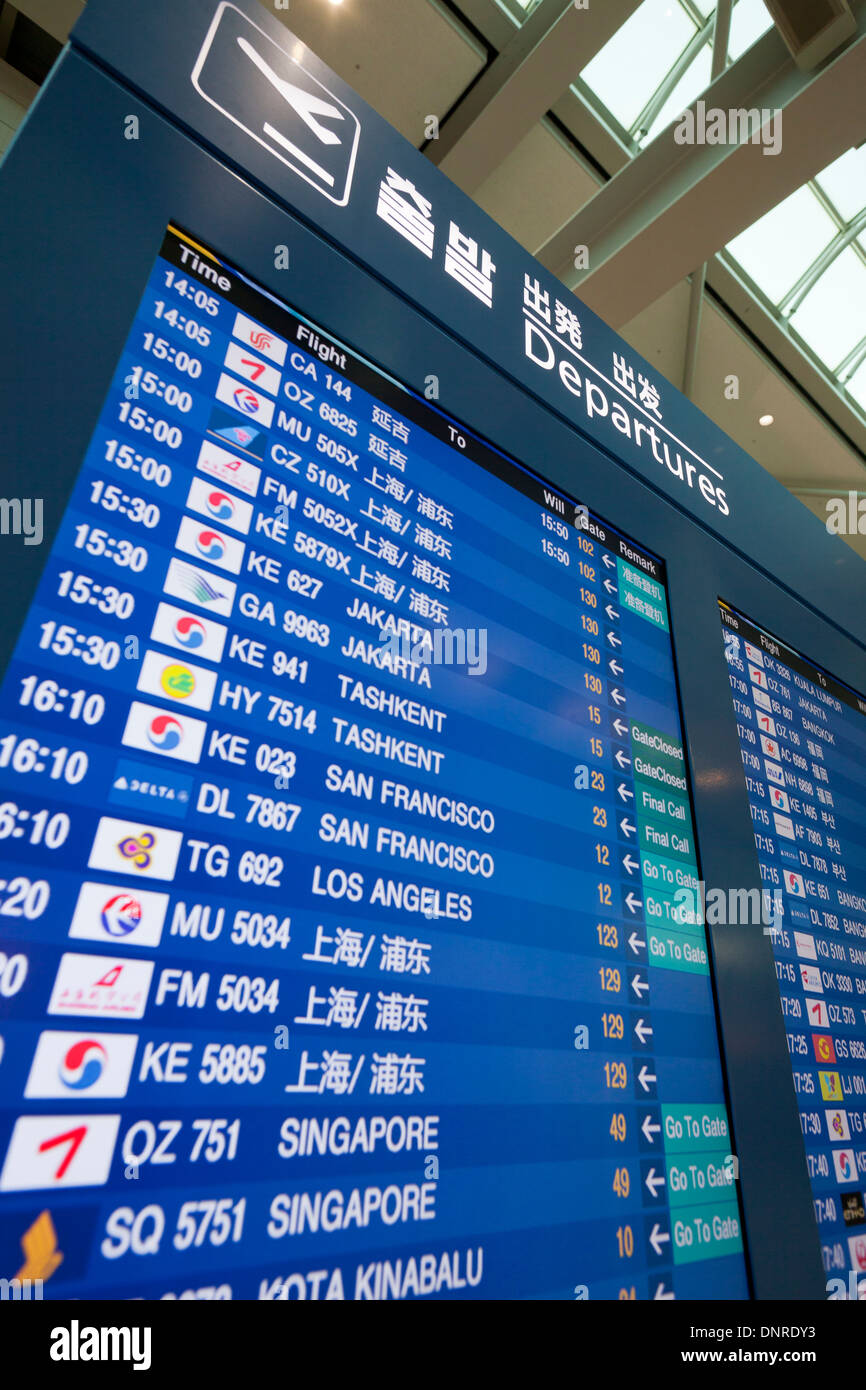 Flip display departures board at Incheon International Ariport - Incheon, South Korea Stock Photo