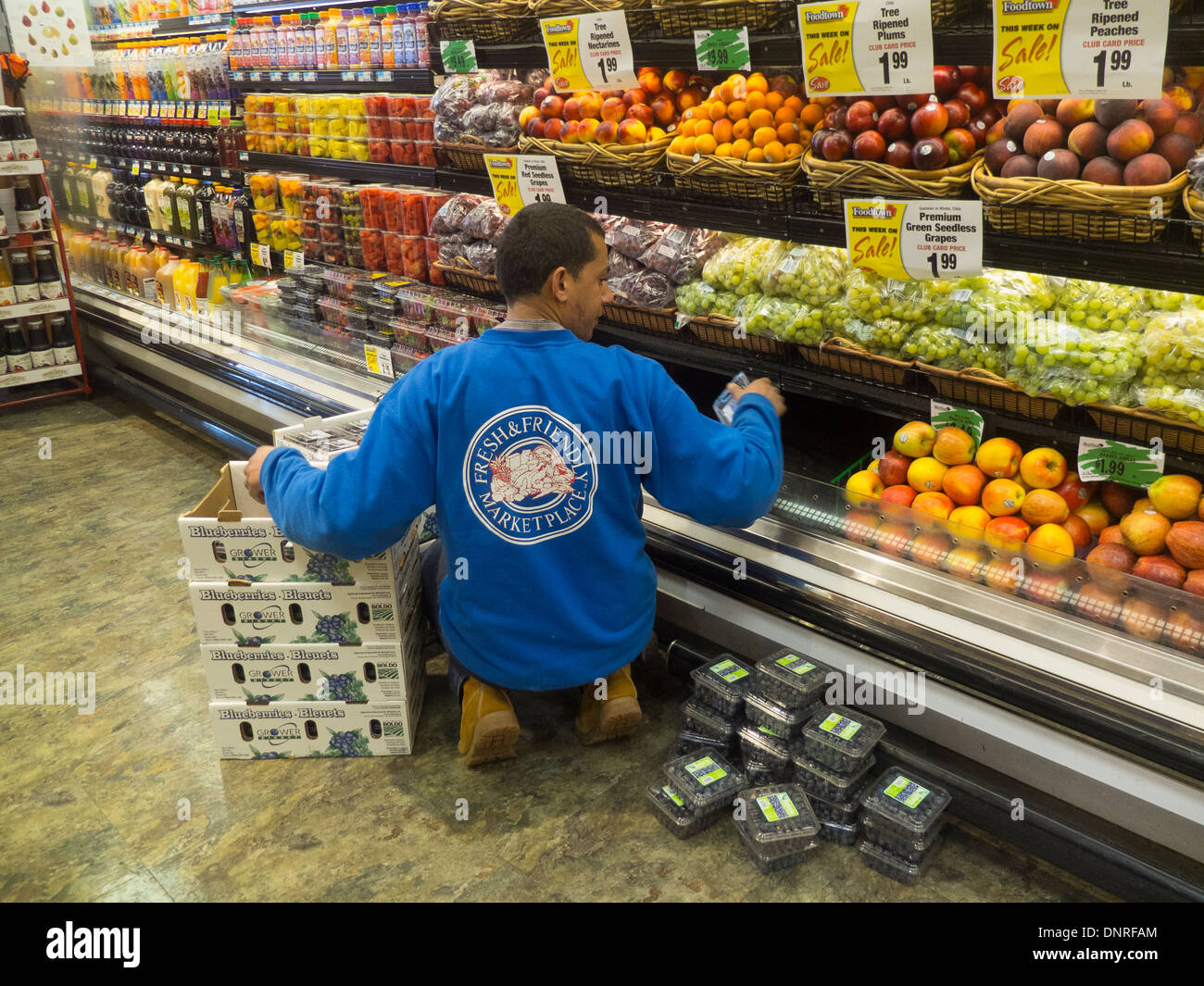 Us grocery store interior vegetables hires stock photography and
