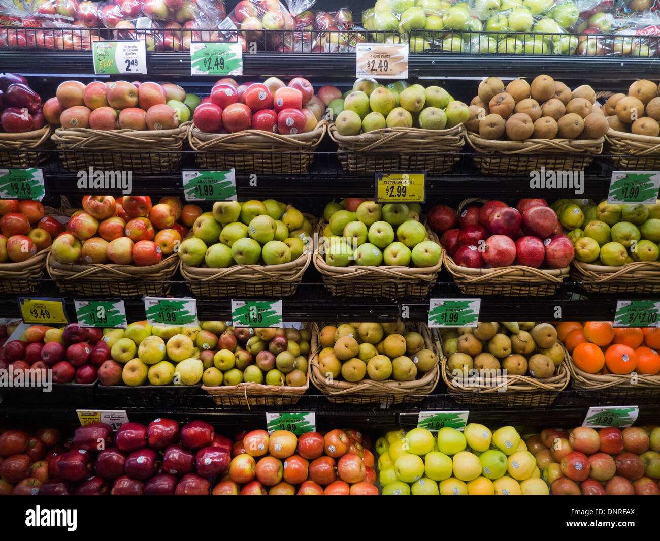 Grocery store interior signs hires stock photography and images Alamy