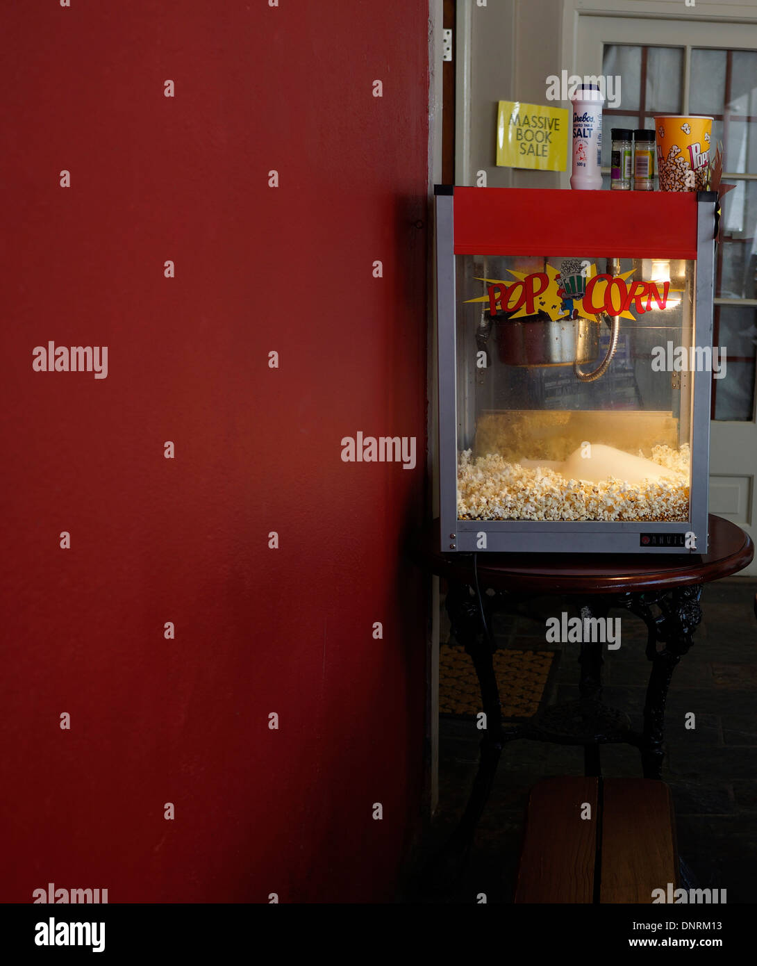 Popcorn Machine High Resolution Stock Photography And Images Alamy