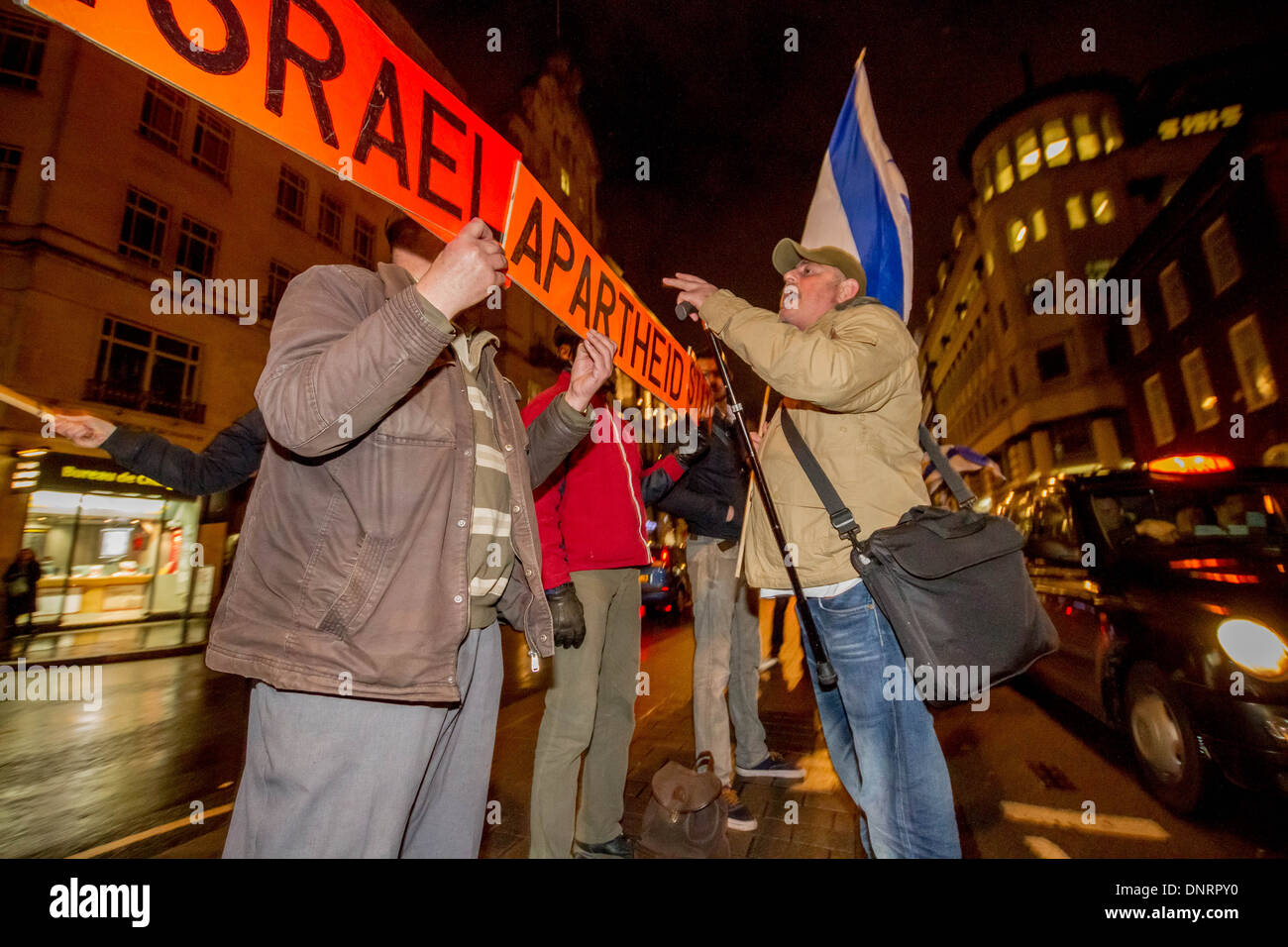 Protest Installations Protest at Separation Wall art installation by Israeli supporters in ...