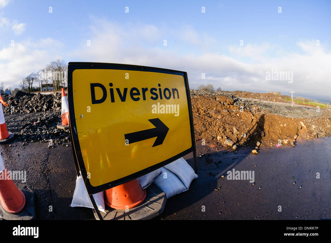 Yellow diversion sign hires stock photography and images Alamy