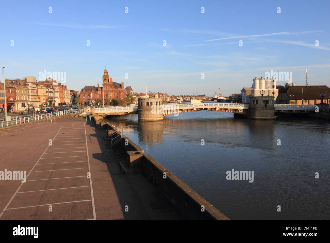 haven bridge,river yare,town hall building,great yarmouth,norfolk,UK Stock Photo