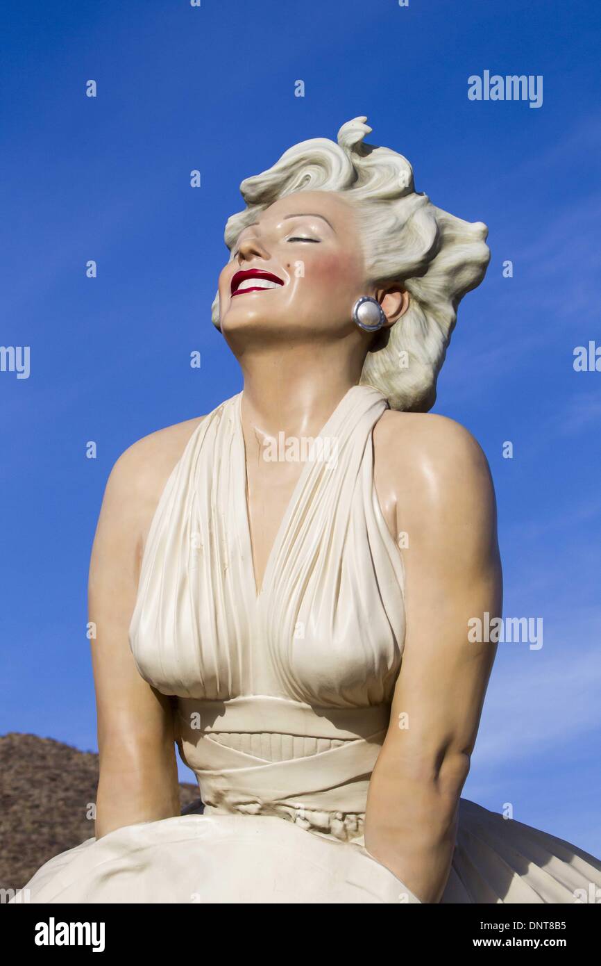 Palm Springs, California, USA. 4th Jan, 2014. A 26 ft. tall sculpture of Marilyn Monroe is seen at the corner of ''Main and Main, '' Palm Canyon & Tahquitz Canyon Way in the heart of downtown Plam Springs. © Ringo Chiu/ZUMAPRESS.com/Alamy Live News Stock Photo