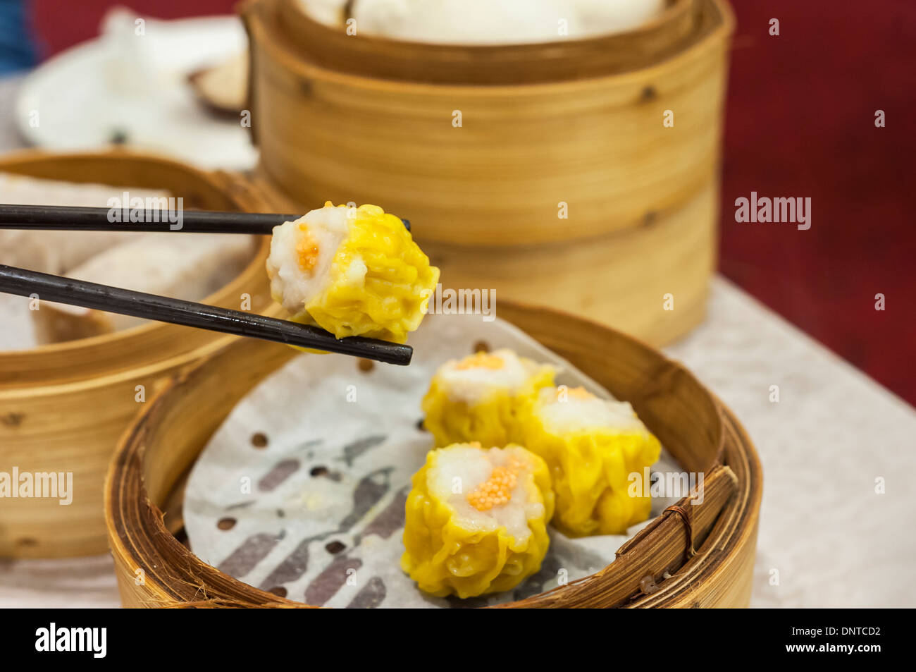 Classic shumai at Hong Kong dim sum restaurant Stock Photo