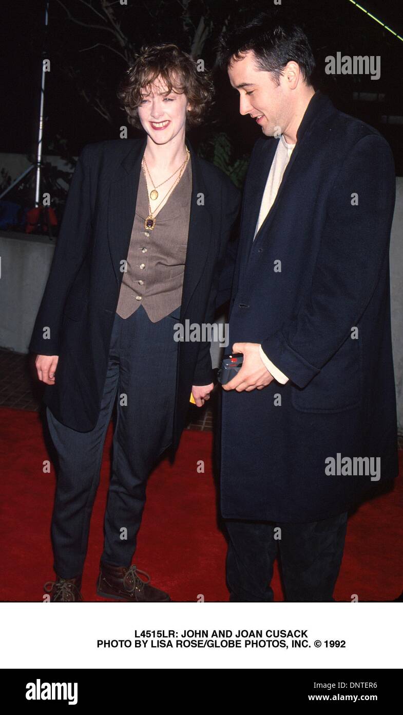 Mar. 23, 2001 L4515LR JOHN AND JOAN CUSACK. LISA ROSE/ 1992(Credit Image © Globe Photos